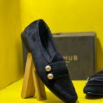 NEW Signature loafer